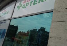 Przedsiębiorcy: korporacja aptekarska straszy przedsiębiorców. Prawo farmaceutyczne nie zakazuje franczyzy