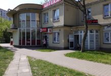 Rynek franczyzy w Polsce jest zagrożony. Szczególnie ucierpią sieci aptek (wideo) widok apteki z ulicy