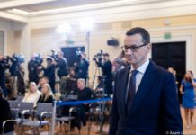 Morawiecki: wprowadzamy stan zagrożenia epidemicznego