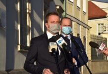 Joński i Szczerba: żądamy zwrotu nagród dla urzędników MZ!