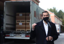 Morawiecki: Mamy wolnych 800 respiratorów w szpitalach i ok. 2 tys. w magazynach