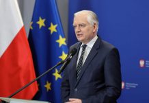 Gowin: Liczymy na start akcji szczepień w zakładach pracy w połowie maja