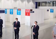 Morawiecki: Do Polski dotrze 4,3 mln dodatkowych szczepionek Pfizera w II kw.