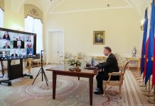 Prezydent spotkał się z farmaceutami