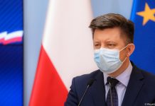 Dworczyk: Rząd rozważa możliwość weryfikacji szczepień przez pracodawców