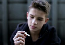 Samorząd lekarski: Polska pilnie potrzebuje mapy drogowej walki z papierosami