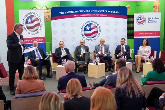 amcham sniadanie