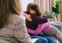 Zawód psycholog odczarowany? Polacy coraz częściej oceniają, że psychoterapia to pozytywne doświadczenie