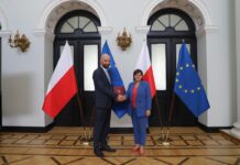 Główny Inspektor Farmaceutyczny wreszcie wybrany łukasz pietrzak nowowybrany główny inspektor farmaceutyczny odbiera nominację od Izabeli leszczyny, minister zdrowia