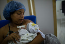 UNICEF: rośnie liczba noworodków karmionych piersią