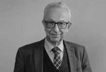 Zmarł prof. Lew-Starowicz Prof. Lew Starowicz w garniturze, zdjęcie czarno-białe