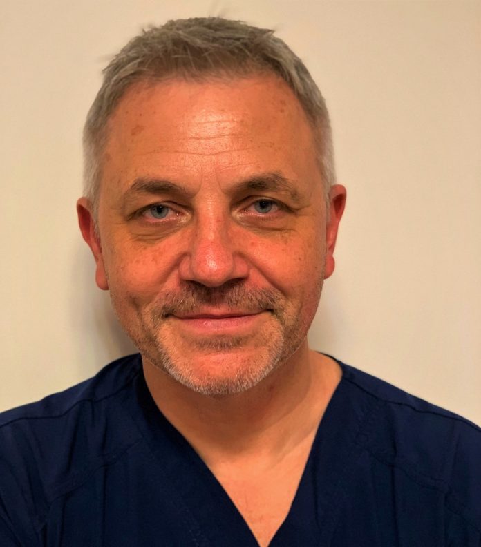 Prof. Janusz Kochamn prof. Janusz Kochman, kierownik Pracowni Kardiologii Inwazyjnej I Kliniki Kardiologii Warszawskiego Uniwersytetu Medycznego.